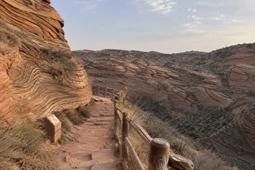 陕西靖边波浪谷自然光旅行场景示意图